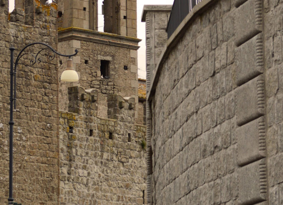 Pietra Peperino e Travertino